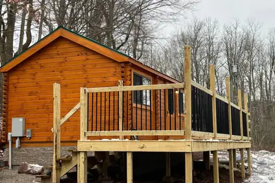 Image de The Cozy Cabin: Mountain Escape at Snowshoe, Wv - Brand New!