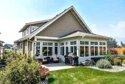 Image de Stunning 4-Bedroom Retreat – Sleeps 10