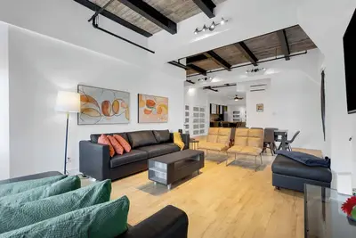 Image de Urban Chic|3br Loft Retreat- Plateau w/ Parking