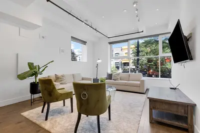 Image de New York Style Loft 5Beds-2ba- Plateau Mt Royal