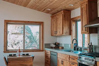 Image de Yosemite Area Gem. Private, Thoughtfully Designed Guesthouse for Couples