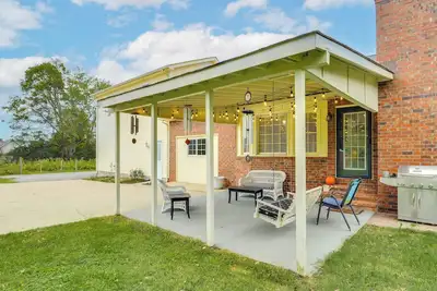Image de Large Yard & Basketball Hoop: Murfreesboro Home!