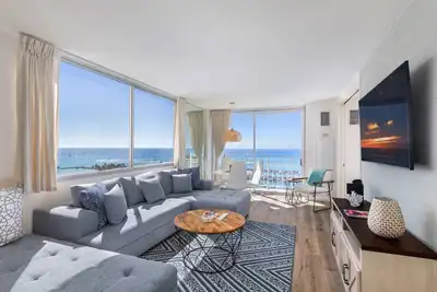 Image de Ilikai Collection # 12. Corner Oceanfront condo!