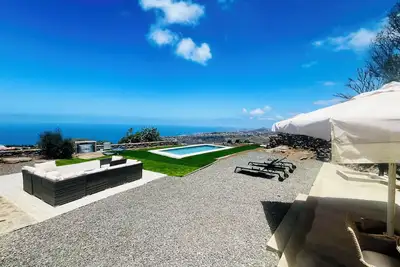 Image de You have arrived in paradise, so relax and enjoy, peace and pool! ! ! !
