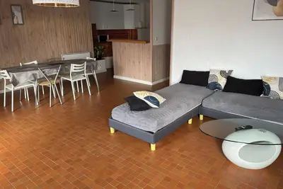 Image de F3 avec terrasse et parking sécurisé