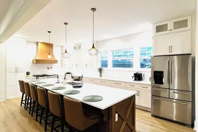 Image de Spacious custom designed bungalow with 6 bedrooms & wifi in enjoyable Birmingham