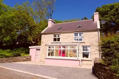 Image de Wild Atlantic Way cottage, 10km from Cliffs of Moher, 5km from Lahinch.