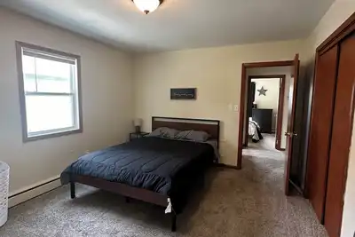 Image de Clean & Cozy Spacious Apartment