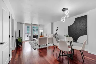 Image de Stylish 1br Brickell Condo w/Balcony & Pool Access