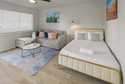 Image de Lux 1b1b Oldtown Scottsdale Free Parking Luxe Beds