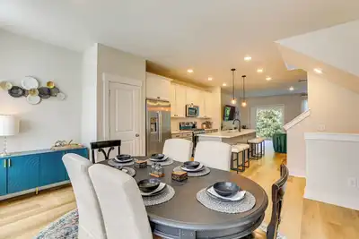 Image de 13 Mi to Dtwn Charleston: Quiet Townhome