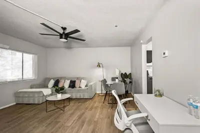 Image de Lux Bed Stylish 2b Oldtown Scottsdale Free Parking