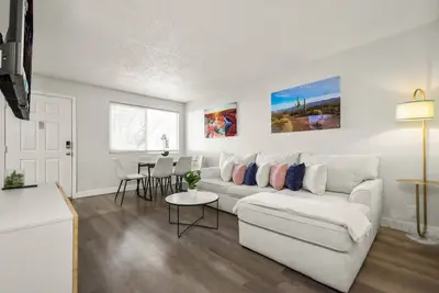 Image de 2b1b Stylish Escape with Pool & Parking