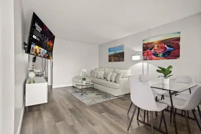 Image de 2b1b Stylish Escape with Pool and Parking