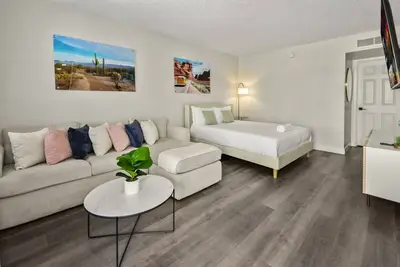 Image de 2b1b Stylish Escape with Pool and Parking