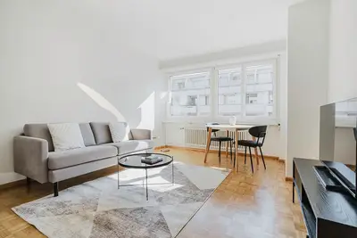 Image de Blueground | Am Ring, shared w/d & storage