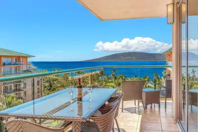 Image de Maui Resort Rentals: Honua Kai - Luxurious 7th Floor Interior Offering, 3 Total Bedrooms, Stunning Ocean Views plus Xl Wrap-Around Balcony!