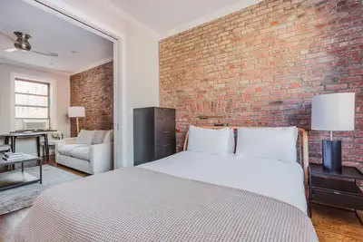 Image de Perfect West Village 2br w/ Elevator, Fully Furnished, by Blueground