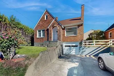 Image de Charming 3 story home, with a W/D & Wifi, located near Seattle-Bremerton ferry