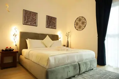 Image de Gold and White 1br apartment Yas Island