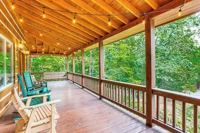 Image de 5 Mi to Blue Ridge Lake: Cabin w/ Fire Pit!