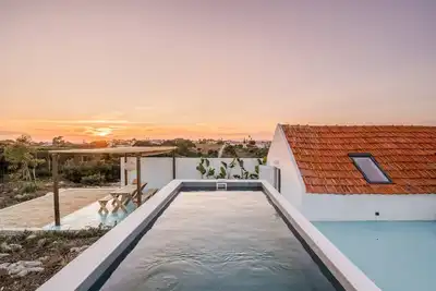 Image de Stunning Retreat w/pool in Azoia - Casa da Serra 1