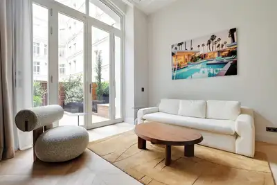 Image de Sleek apartment - 2bd/ 4p - Champs Ã‰lysÃ©es