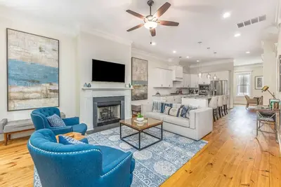 Image de 3 Bedroom Magnolia House in Downtown Savannah