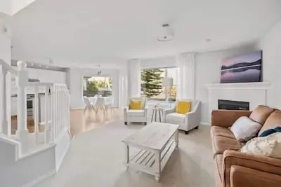 Image de King Bed | Friendly Neighbourhood | Double Garage