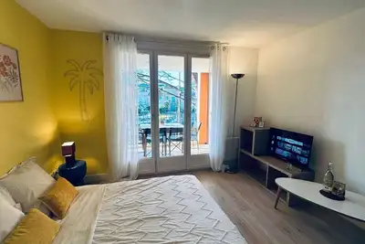 Image de Lemon house location avec vue sur la Marina proche de la mer et des commerces
