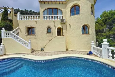 Charming 3-bedroom villa in wonderful Cumbre del Sol with private pool, Ac, WiFi