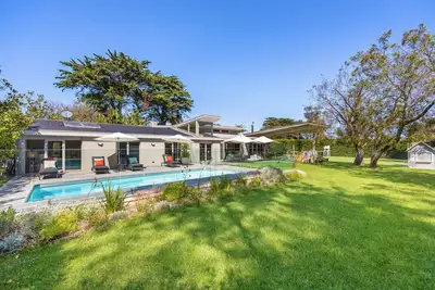Image de Franklin Oasis: 5 Br, 3 Ba House in Portsea, Sleeps 10
