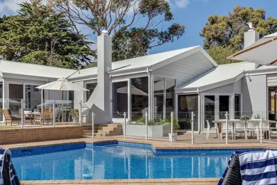 Image de White House Resort: 4 Br, 3 Ba House in Portsea, Sleeps 10