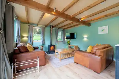 Image de Beautifully Appointed Chalet Ideally located 5 min walk from beach & town centre