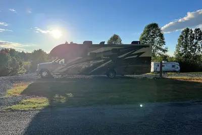 Image de Cozy campground, Fhu, large rv gravel pad, sunset views, in relaxing Old Fort