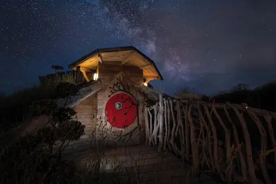Image de Maison de Hobbit \"Gaia\"
