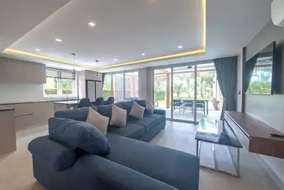 Image de Charming 4-bedroom villa with Ac and WiFi in fantastic Tambon Ko Chang