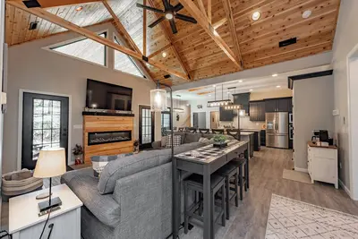 Image de New! Ski & Golf Retreat w/ Hot Tub & Game Room