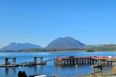 Image de High Tide - Waterfront Bachelor downtown