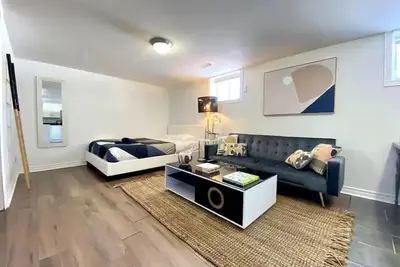 Image de Entire Basement Apartment 1 Bedroom Free Parking\n\n