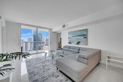 Image de Panoramic Bay View - 3 Beds / 2bath - Free Parking