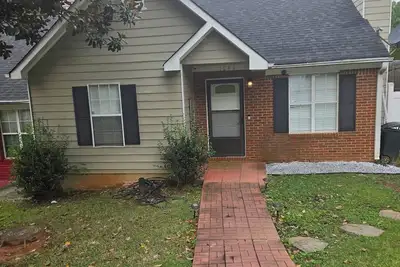 Image de Charming 2-bedroom townhome in Marietta with Ac, WiFi 12 min from Braves stadium