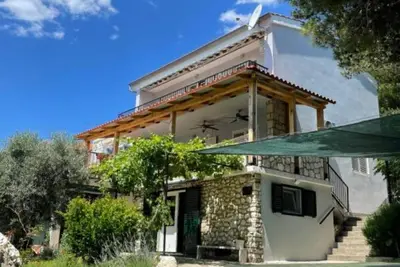 Image de Cozy Beachfront Apartment Rogoznica - Two Bedroom Apartment with Sea View and Terrace