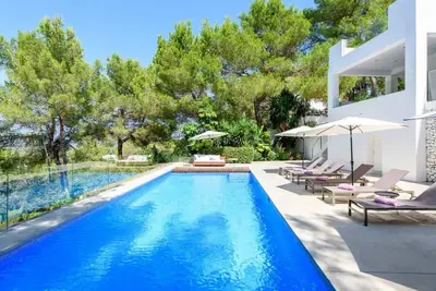 Image de Beautiful Ibiza Villa | Villa Bellatrix | 6 Bedrooms | Spacious Furnished Sun Terrace | Private Outdoor Pool | Bbq Facilities | Outdoor Dining Area | Table Tennis | Private Garden | Sant Josep de sa Talaia