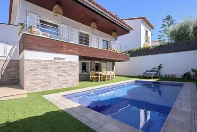 Discover the exclusive charm of Sant Pere de Ribes: An oasis near Sitges!