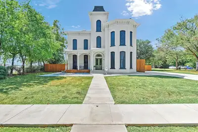 Image de Historic Manor Near Downtown & Casino