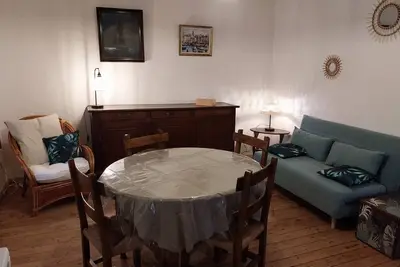 Image de Maisonnette village avec commerces idéal pour vacances ou séjour professionnel