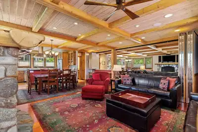 Dt Ketchum 4 Bd house- walk to everything!