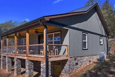 Image de Charming 2-bedroom cabin located on the Clinch River in Tazewell, Tn