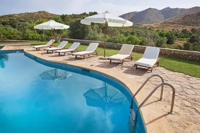 Image de Maison de campagne 'Sa Mesquida De D'alt' avec vue sur la mer, piscine privée et Wi-Fi